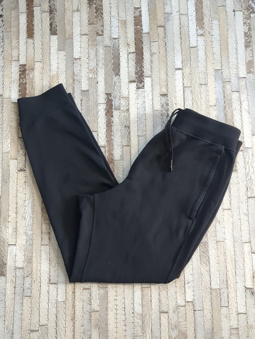 Lululemon Men's M Sojourn Black Joggers